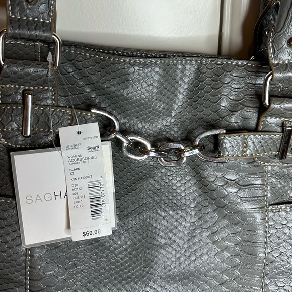 Sag Harbor grey snakeskin purse - Picture 2 of 7